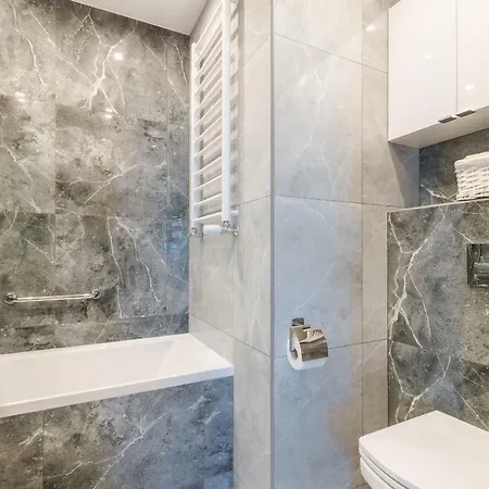 Aquatower Oliwia & Laura Rekin רדה