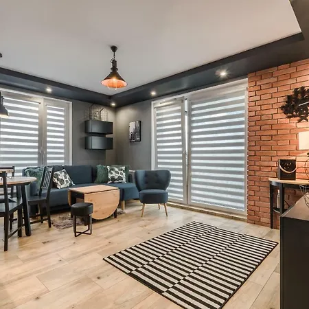 Aquatower Oliwia & Laura Rekin *